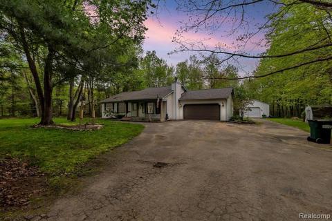 4171 Hummer Lake Rd, Ortonville, MI 48462