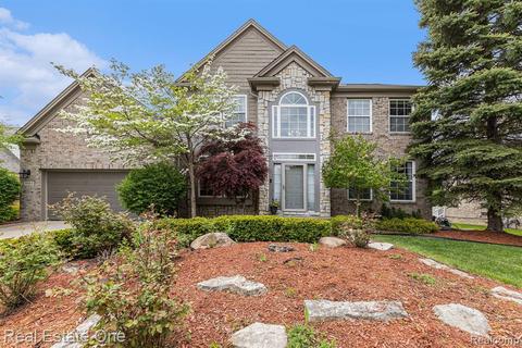 4903 Carlson Park Dr, Troy, MI 48098