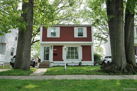 2217 Hampton Rd, Grosse Pointe Woods, MI 48236