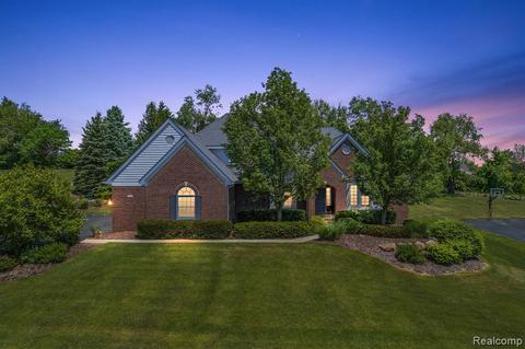 7810 High Rdg, Clarkston, MI 48348