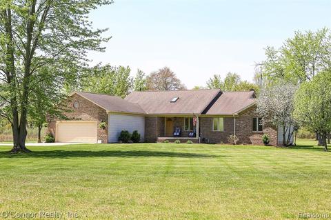 75 Pine River Rd, Kimball, MI 48074