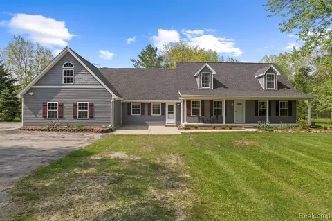 8312 Lambs Rd, Wales, MI 48027