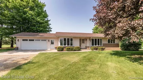 62100 Richfield St, South Lyon, MI 48178