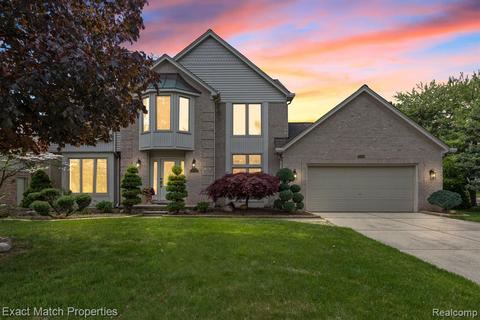 18589 Queensbury Dr, Livonia, MI 48152