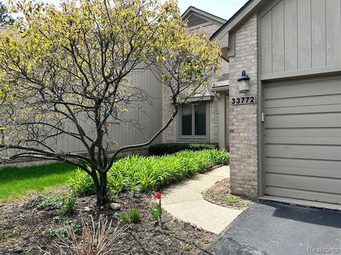 33772 Vista Dr, Farmington Hills, MI 48331