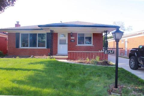 8157 Potomac, Center Line, MI 48015