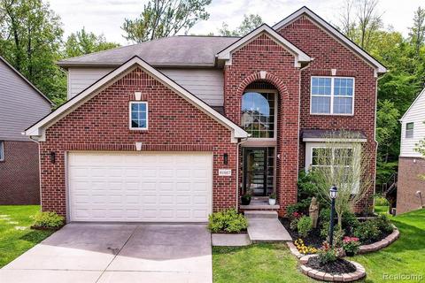 41667 Steinbeck, Novi, MI 48377