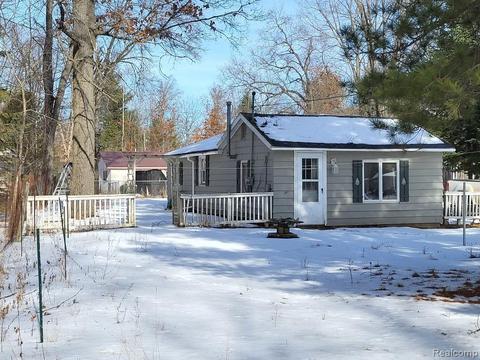 5416 Morrow Rd, Gladwin, MI 48624 photo 1