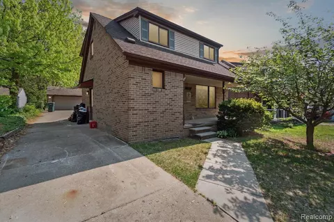23833 Oxford St, Dearborn, MI 48124