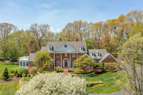 5394 Abbey Rd, Rochester, MI 48306