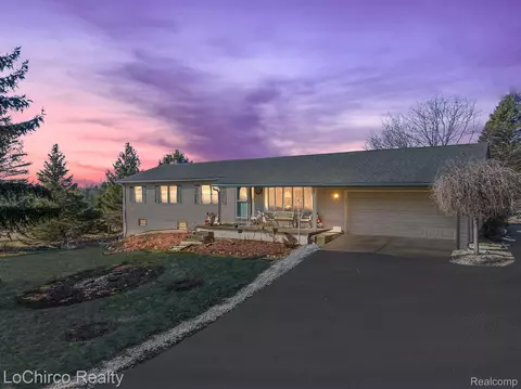 2011 N Coats Rd, Oxford, MI 48371