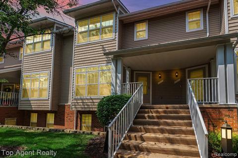 11693 Squiers Blvd, Utica, MI 48315