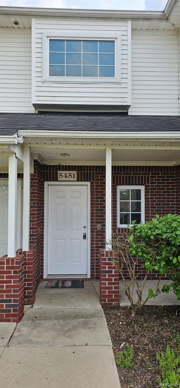 5451 Twin Oaks Dr, Sterling Heights, MI 48314