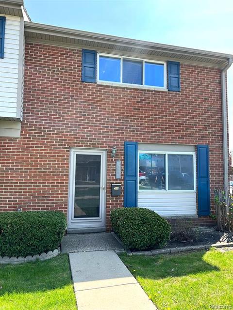 25651 Salem #100, Roseville, MI 48066