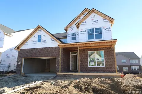 59724 Cranberry Dr, Washington, MI 48094