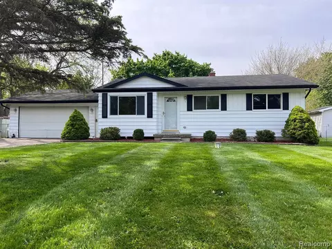 7230 Kalkaska Dr, Davison, MI 48423 photo 1