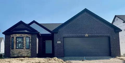 5056 Chatsworth St, Dundee, MI 48131