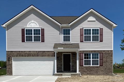 32417 Salt River Cir N, New Haven, MI 48048
