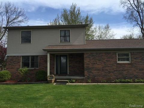 3108 Saint Jude Dr, Waterford, MI 48329