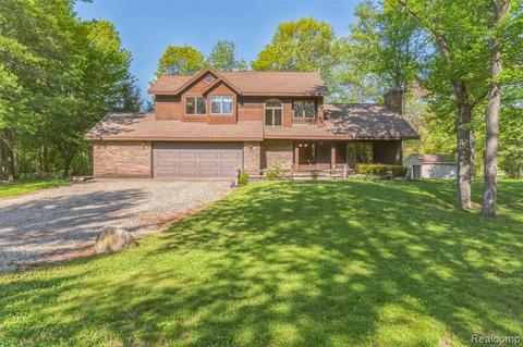 125 Jeni Ln, Milford, MI 48380