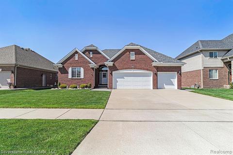 17985 Sunshine Skyway Dr, Macomb, MI 48042