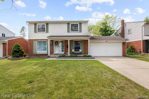 14427 Melrose St, Livonia, MI 48154