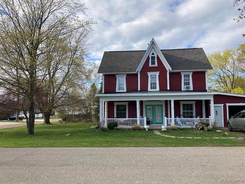 114 W State St, Port Austin, MI 48467