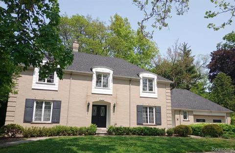 21720 Wildwood St, Dearborn, MI 48128