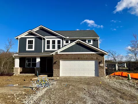 9781 Willow Oak Dr, Green Oak, MI 48116