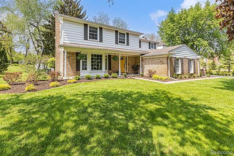 6977 Dublin Fair Rd, Troy, MI 48098