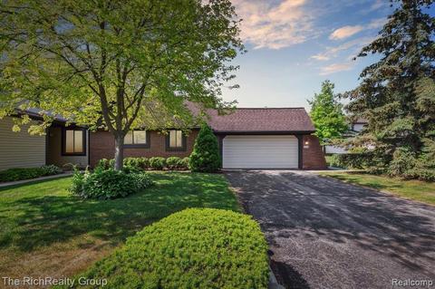 1140 Concord Ct, Northville, MI 48167