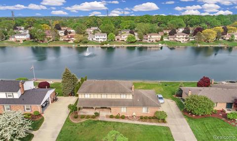 54438 Blue Cloud Dr, Shelby Township, MI 48315
