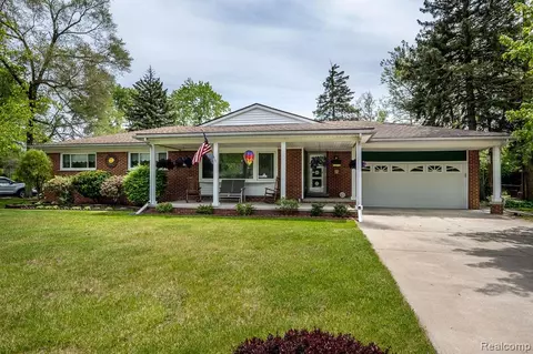 27501 Buckingham St, Livonia, MI 48154