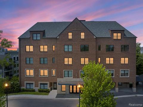 600 Elizabeth St #420, Rochester, MI 48307