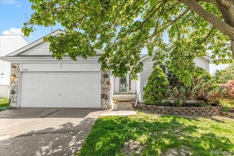 38201 N Miller Cir, Westland, MI 48186