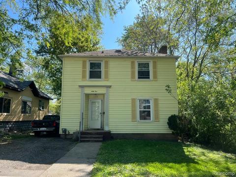 64 Summit St, Pontiac, MI 48342