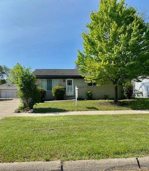 39255 Avondale St, Westland, MI 48186