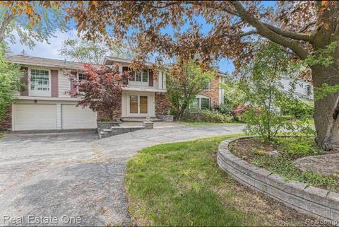 3643 Ridgeland Rd, West Bloomfield, MI 48323
