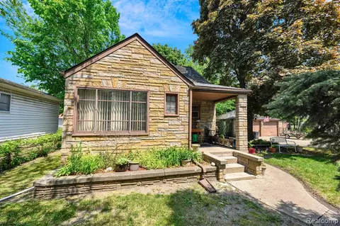 552 Hamata Ave, Hazel Park, MI 48030