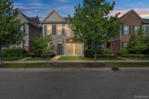 327 Wright St, Wixom, MI 48393