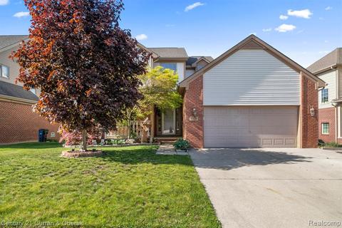 37130 Riviera Dr, Westland, MI 48185