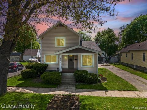 348 N William St, Marine City, MI 48039