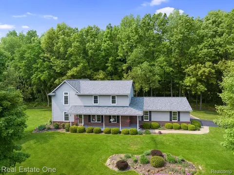 5034 Scheuners Way, Howell, MI 48843