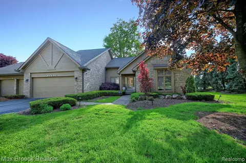 29520 Nova Valley Dr, Farmington Hills, MI 48331