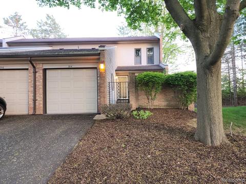 314 Willow Grove Ln, Rochester Hills, MI 48307