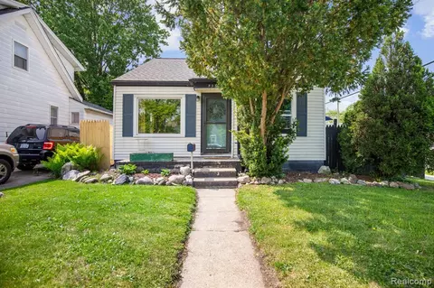 533 Manatee Ave, Hazel Park, MI 48030