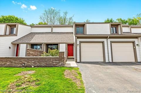 130 Conda Ln, Oxford, MI 48371