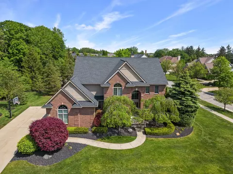 15574 Dorchester Crt Ct, Northville, MI 48168