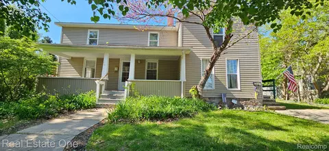 215 W Sibley St, Howell, MI 48843