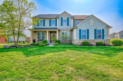 696 Dennison Ct, Oakland, MI 48363